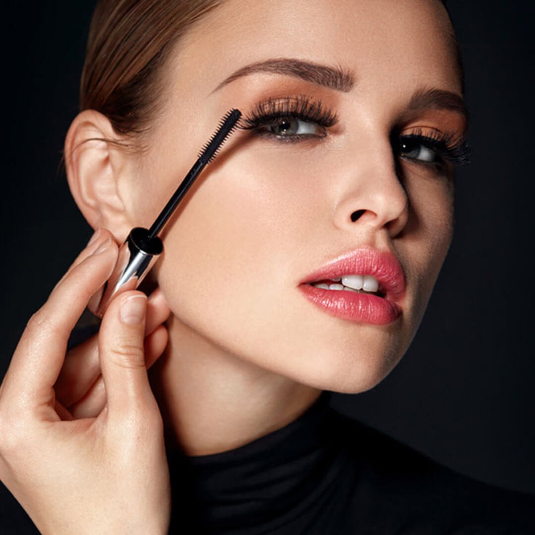 Eyebrow Makeup – Theme Light